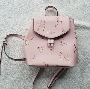 Kate Spade Lizze MEDIUM flap backpack pink floral, doesn't clap together